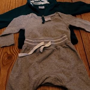 Hannah Anderson  gray joggers,   gray onesies,  teal blue hoodie